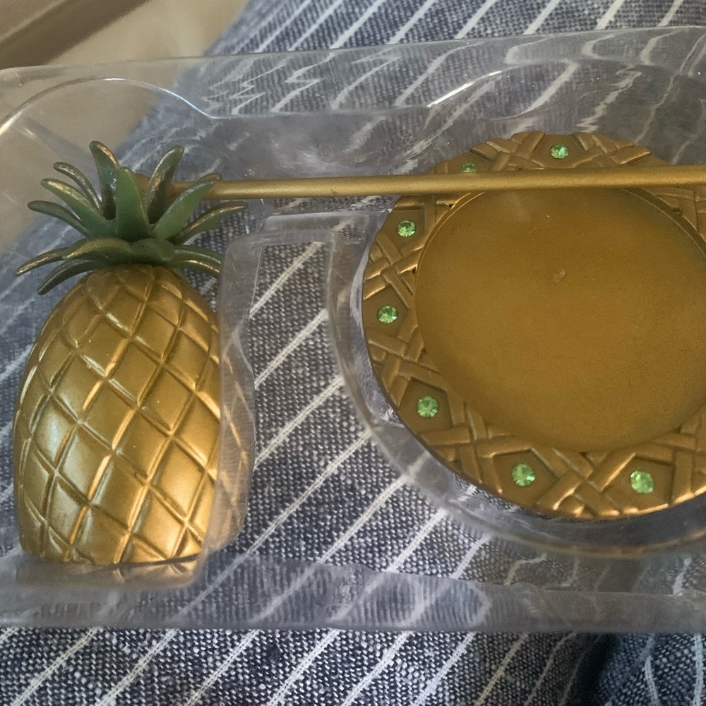 Partylite pineapple snuffer & tray